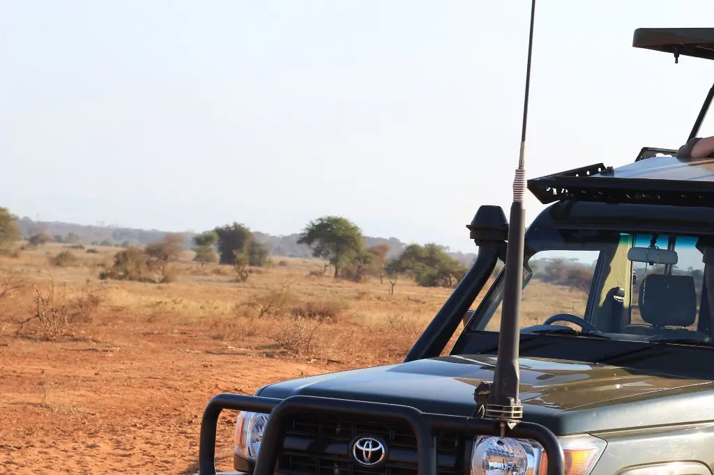 4x4 safari landcruiser jeep
