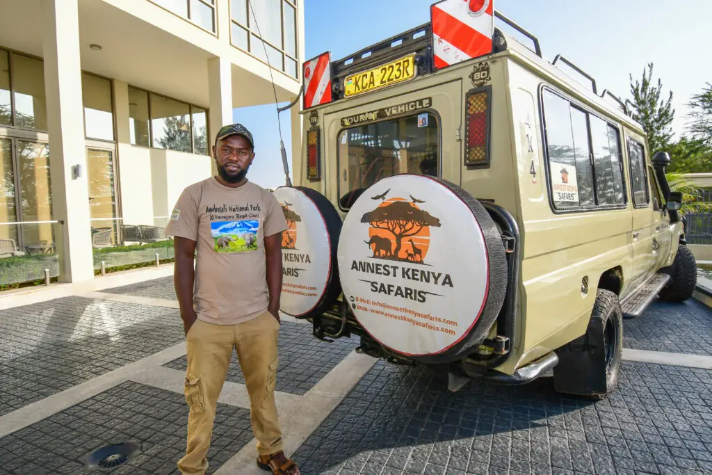 kenya safari guide with Annest Kenyasafaris
