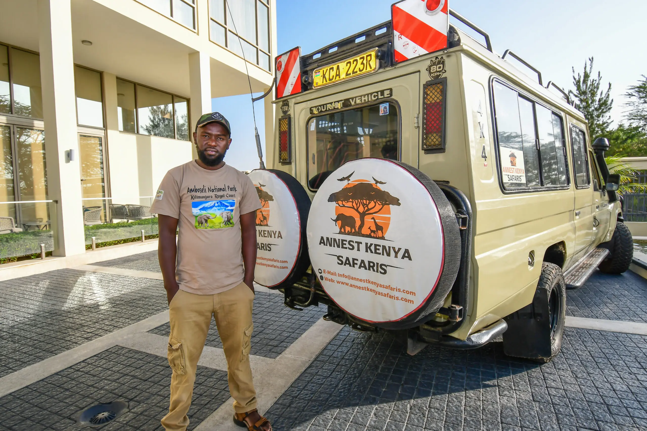 kenya safari guide with Annest Kenyasafaris