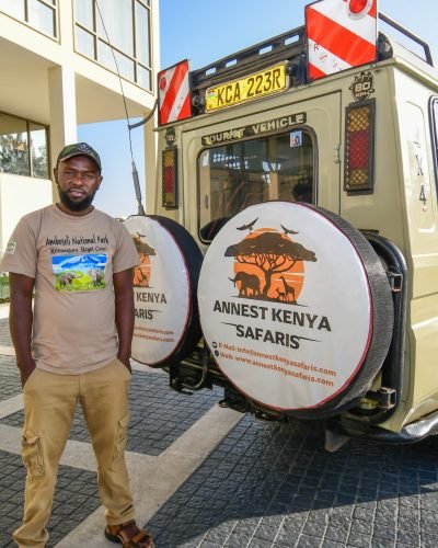 kenya safari guide with Annest Kenyasafaris